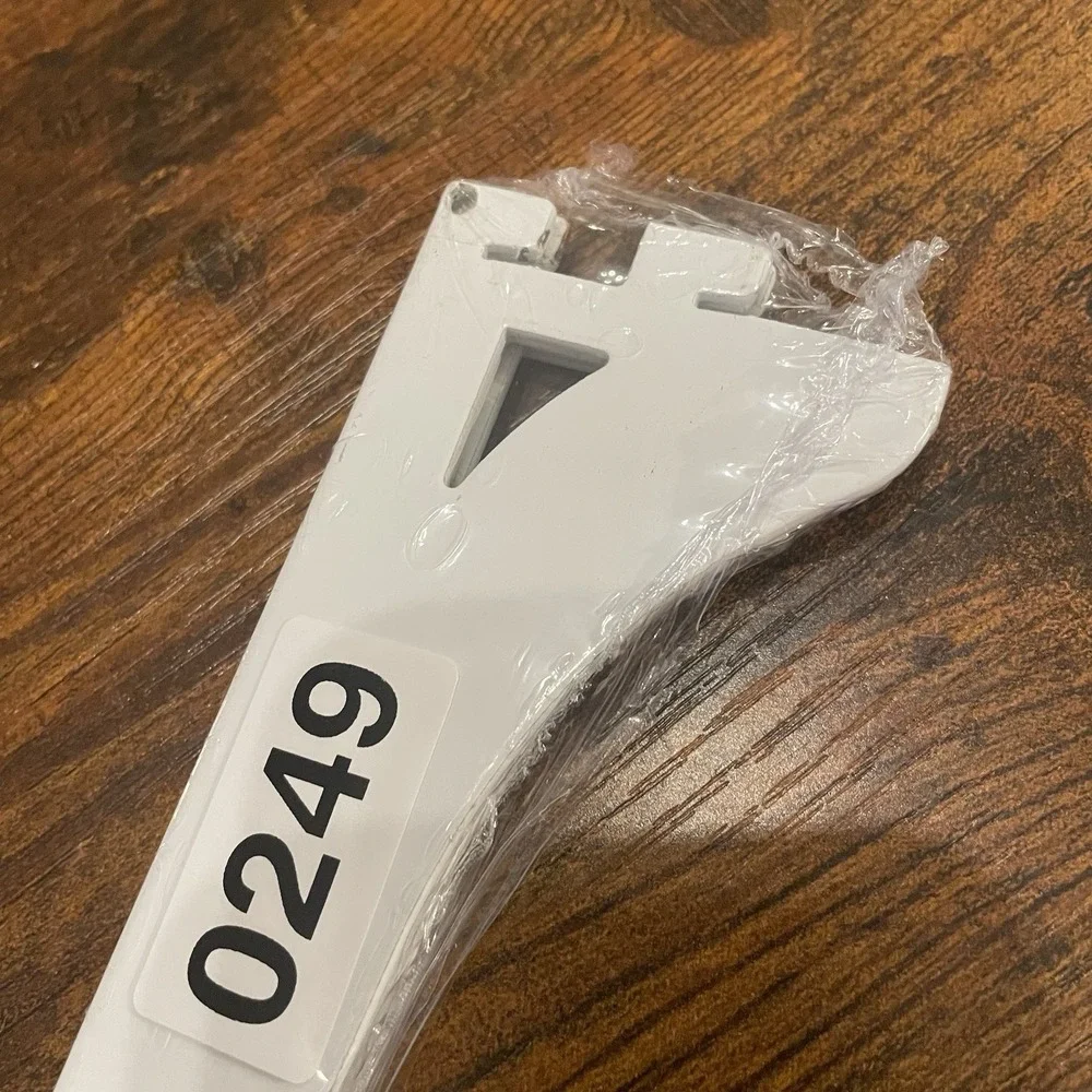 ✅(4) White Shelf Brackets 12.6